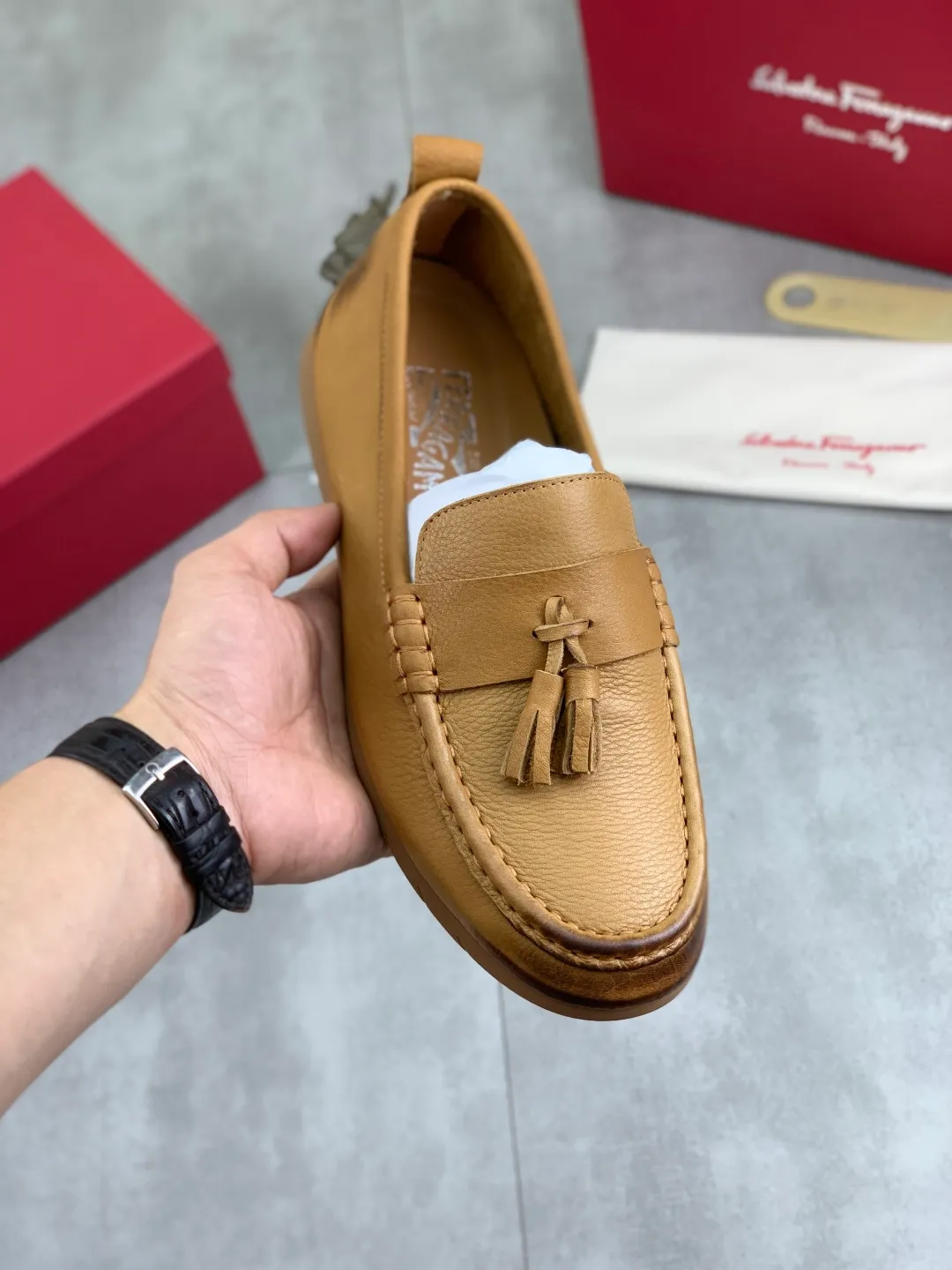 Men's shoes 💰P480 New model [Ferragamo/Ferragamo] Latest model Original imported calfskin, imported pigskin lining + original luxury metal buckle + original rubber outsole Soft and comfortable Size number: 38-44